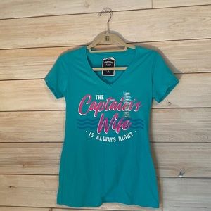 NWT turquoise “captain’s wife is always right” t shirt from Boathouse Restaurant